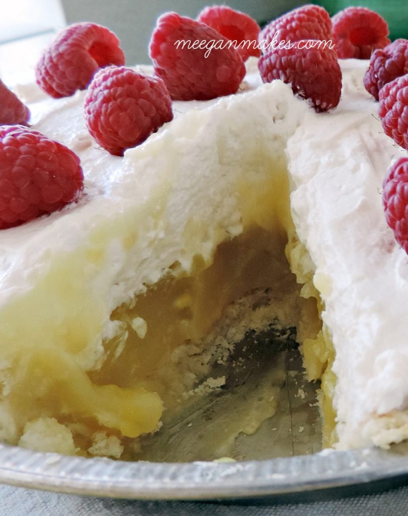 fresh-homemade-lemon-cream-pie-with-raspberries-looks-delicious