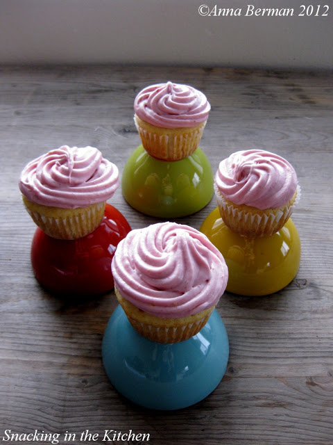 Vanila Raspberry Cupcake Recipe with Raspberry Lemon Cream Cheese24
