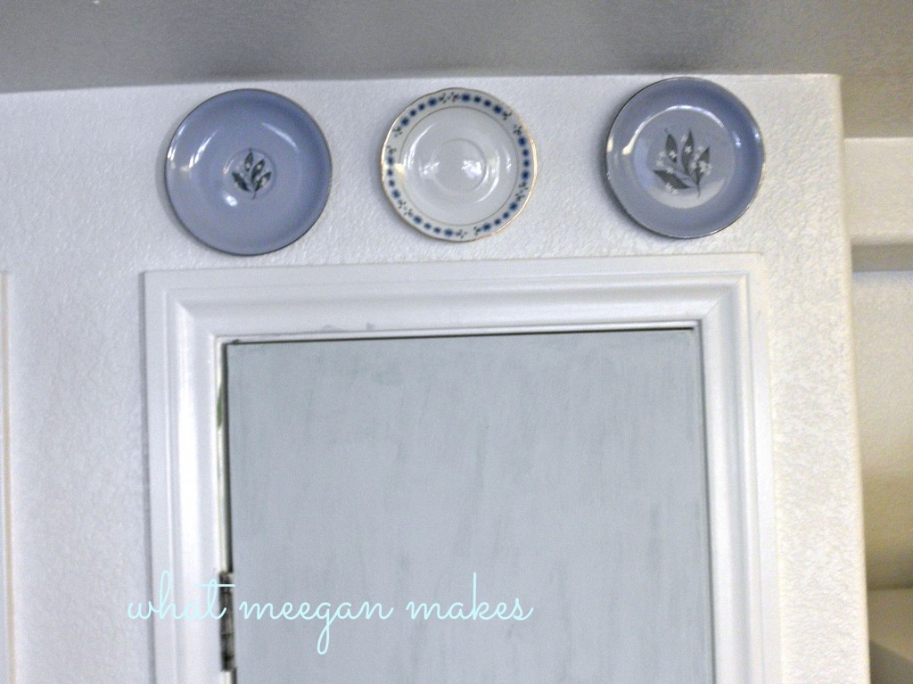 Easy To Hang Decorative Plates
