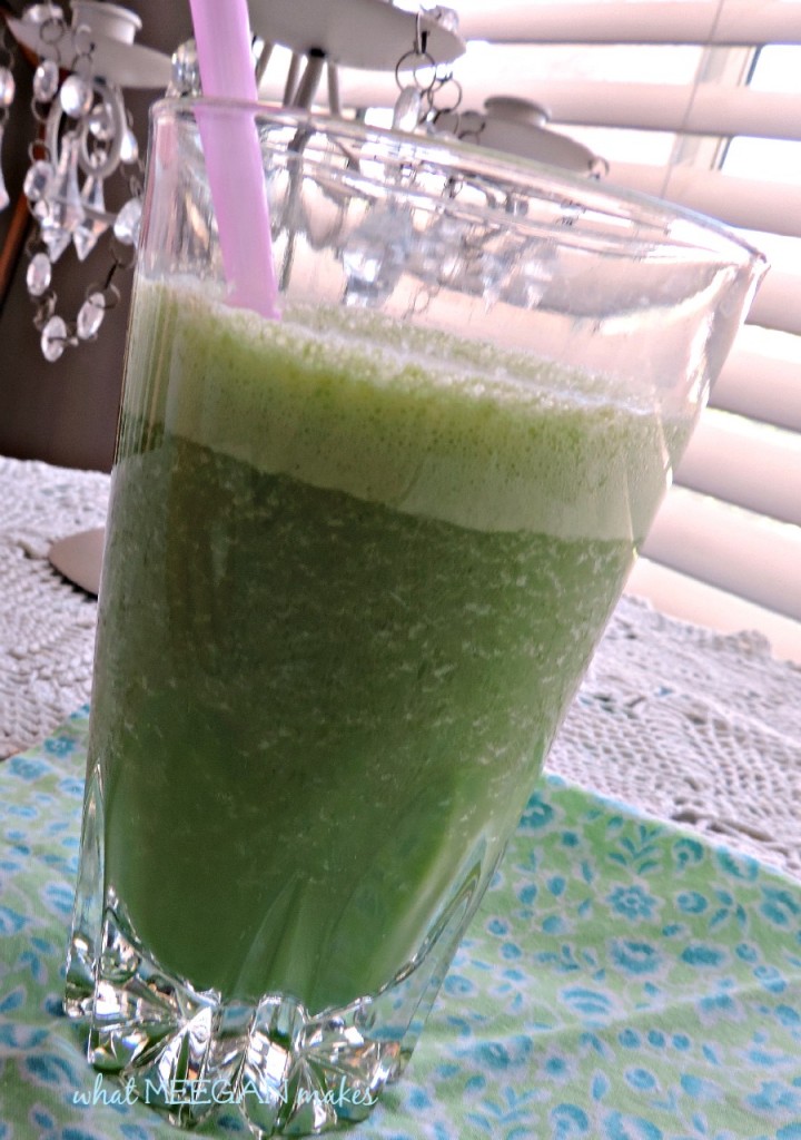 Spinach Banana Almond Milk Smoothie and a Google+ Hop
