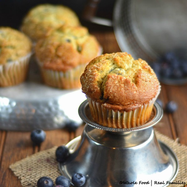 Blueberry-Muffins-with-Lemon-Zest