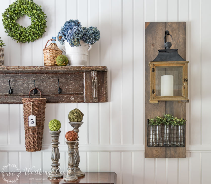 Fixer-Upper-style-diy-hanging-lantern-on-a-wood-plaque