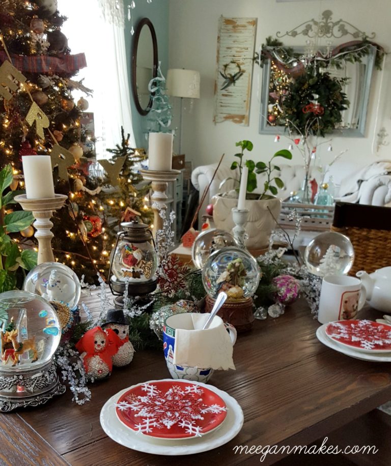 How To Create a Christmas Tablescape - What Meegan Makes