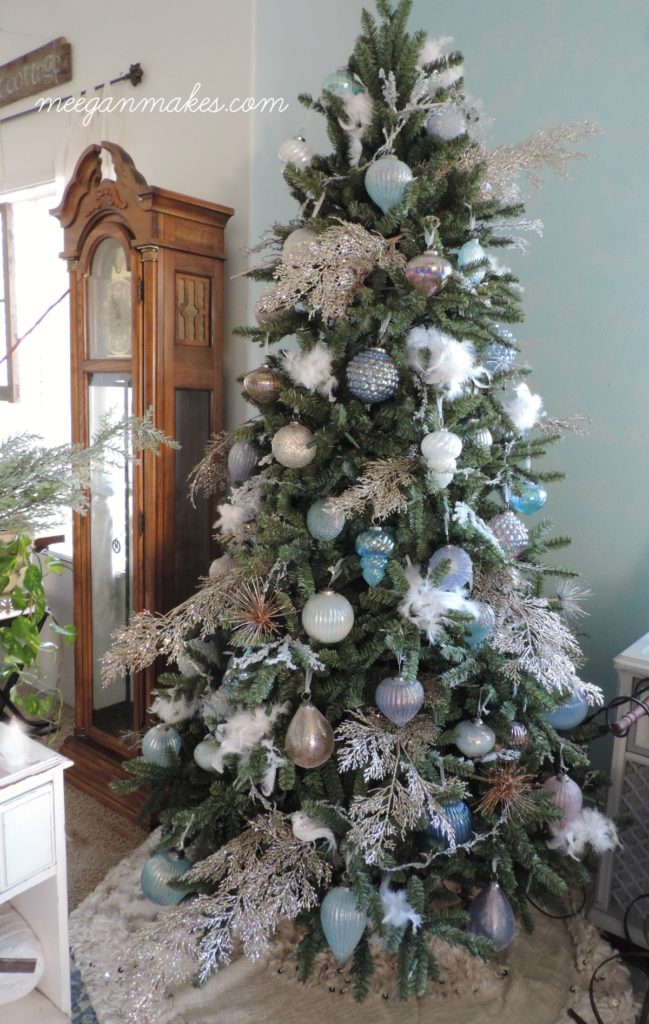 Christmas Sage Green White Champagne Gold Ornaments Coastal Home Decor Tree 9PC 